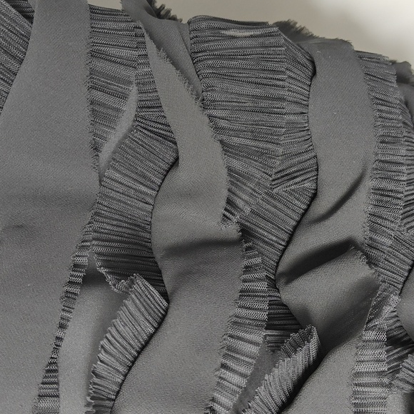 BCBG MAXAZRIA Black Ruffle Mesh Tiered Sleeveless Party Dress Size 4 - Picture 13 of 16